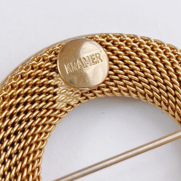 Signed Kramer Mid Century Modern Gold Tone Mesh Circle Brooch Geometric 50s 60s - Picture 8 of 10